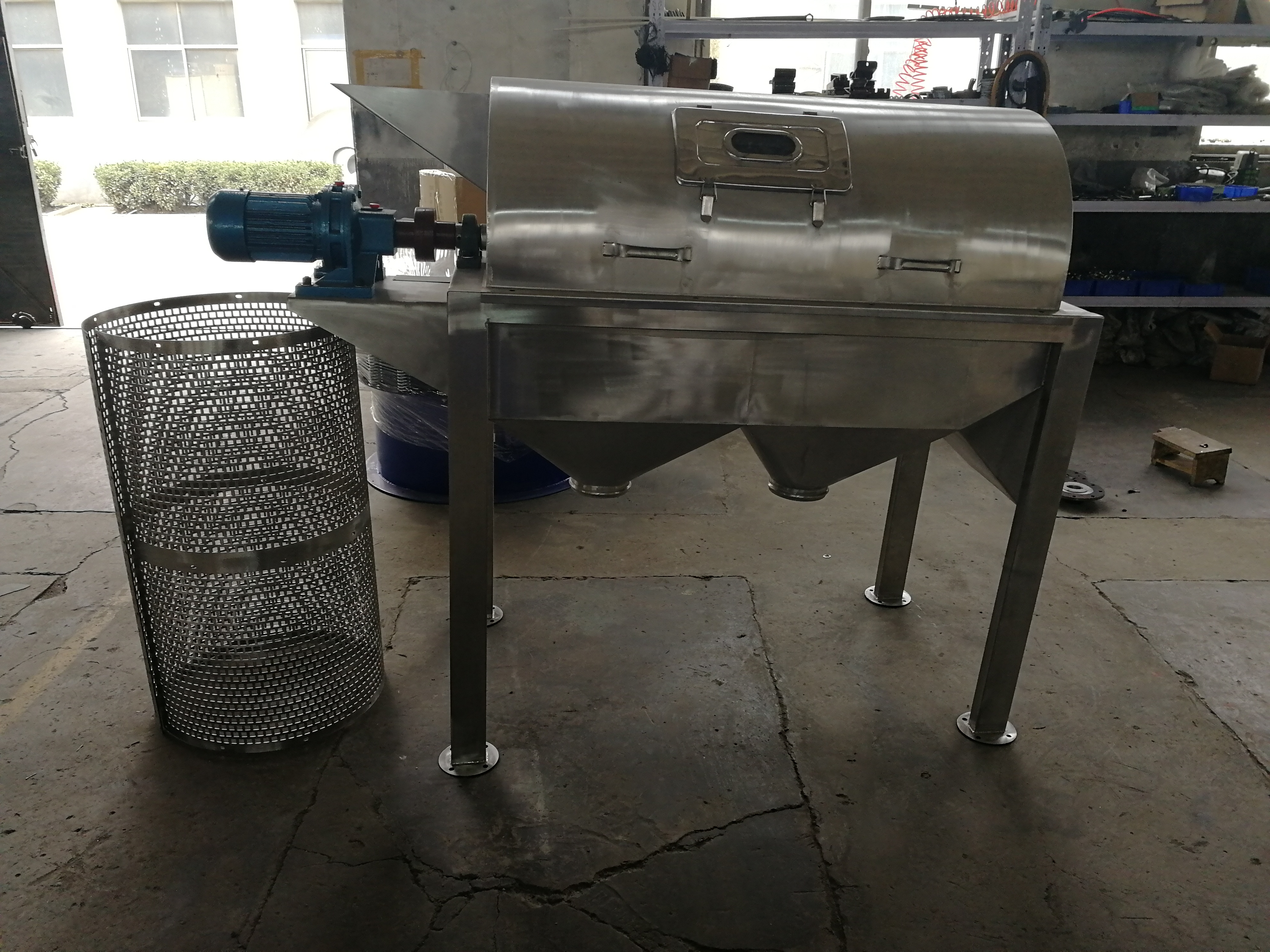 不銹鋼滾筒篩-溫?zé)嵛锪喜讳P鋼滾筒篩廠家定做外形尺寸(不銹鋼滾筒篩網(wǎng))