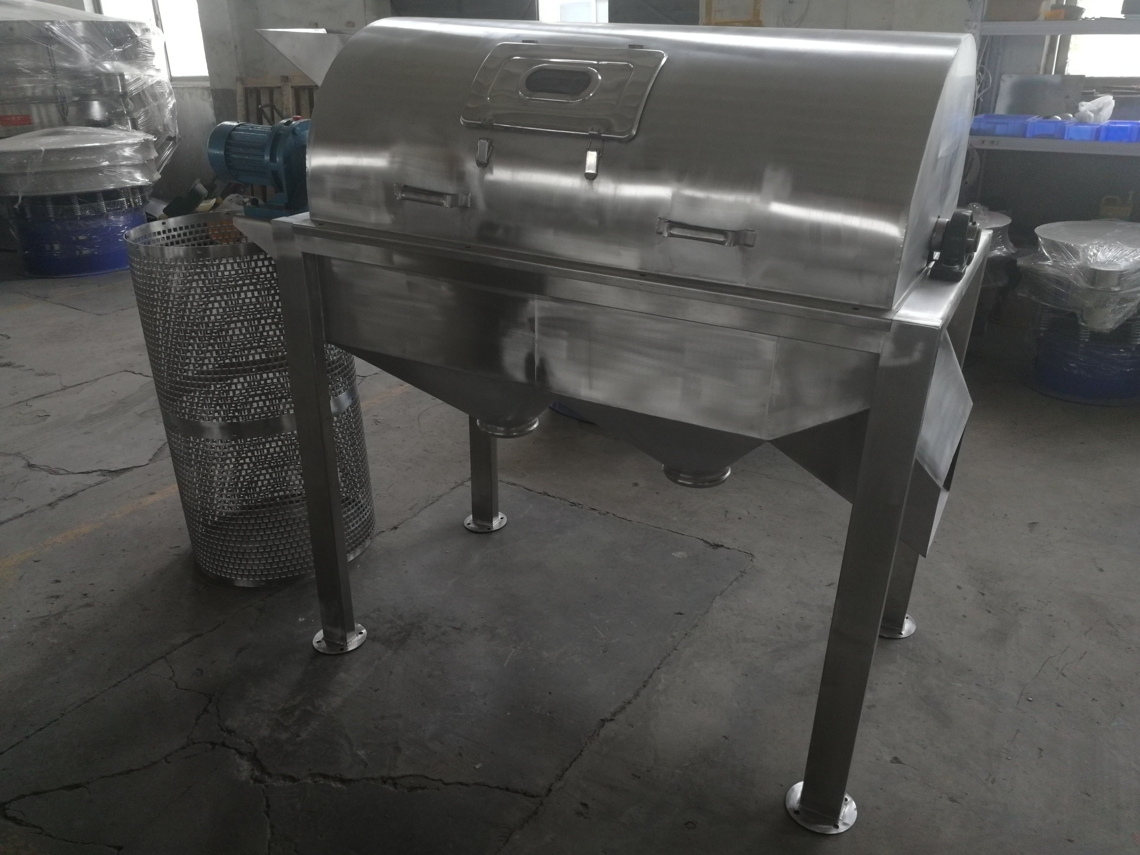 無軸滾動篩在安裝前應該注意哪些(無軸<a href='http://m.fmsl.cn' title='滾筒篩' target='_blank'>滾筒篩</a>)